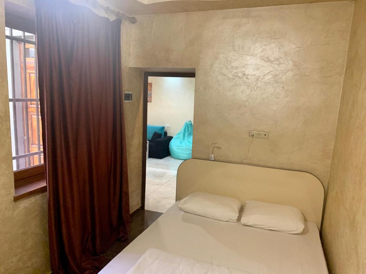 Luxury Apartment With Jacuzzi On Republic Square Yerevan Luaran gambar