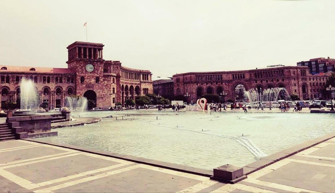 Luxury Apartment With Jacuzzi On Republic Square Yerevan Luaran gambar